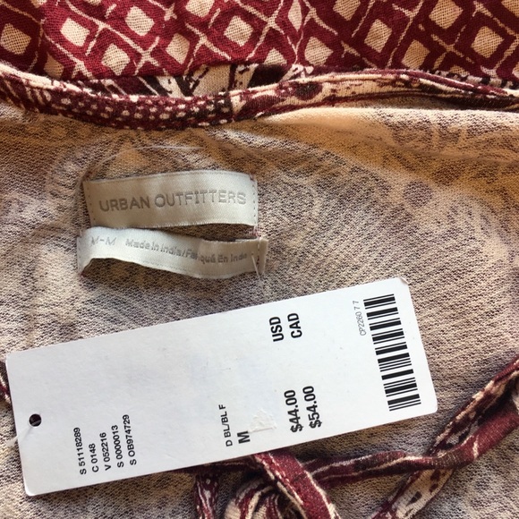 NEW. URBAN OUTFITTERS TOP SIZE M. - Picture 5 of 6